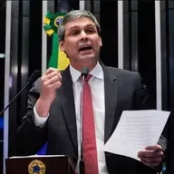 Lindbergh diz que base governista vai assinar CPI do Banco Master