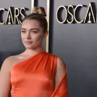 CelebriChic: Florence Pugh, una superestrella de Hollywood sin miedo a lanzarse al vacío
