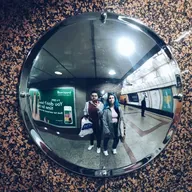 A través de la mirilla: 1x09 Motivos para vivir en Exeter