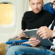 Come difendersi dai cafoni in viaggio