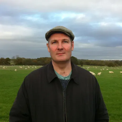 1130: Listen: Kent author Ed Adams has uncovered the true history behind the Pluckley ghost legends - 31/10/2025