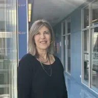 “Los malos muertos”  la elegancia en la novela negra de Elisabeth Anglarill