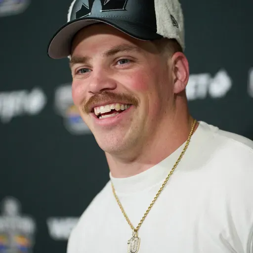 Hour 1 - Davis Alexander practicing + CFL play-by-play announcer Dustin Neilson joins