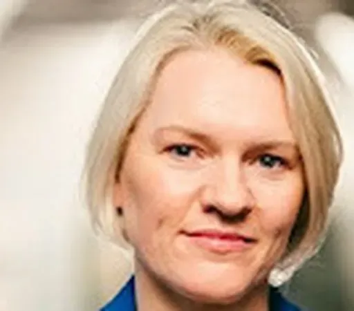 Mairéad Ní  Sheomra na Nuachta.