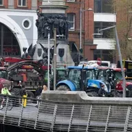 Tús Áite: Polaitíocht an Lae