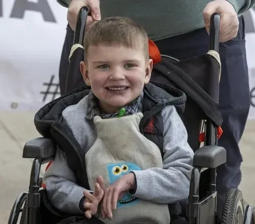 Máirtín Mac Gabhann as Béal Feirste.