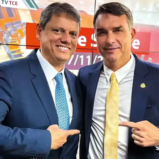 Direita anunciará chapa ao governo de SP em 30 de março, diz Flávio Bolsonaro