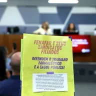 Faltam farmacêuticos nas drogarias e farmácias de Minas