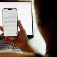 Người trẻ tìm đến AI giữa vòng xoáy cô đơn