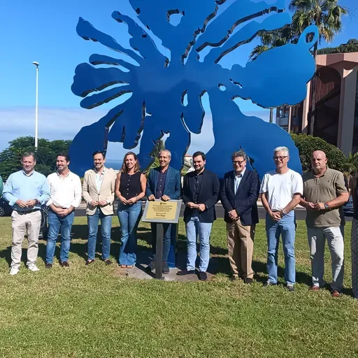 Puerto de la Cruz. Acto inaugural de la escultura ‘ Pez Hoja’ del artista creador de la obra, Alejandro Tosco