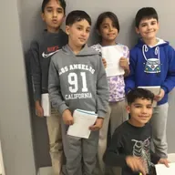 Hassan, Sara, Santiago, Youssef eta Oier - Beltzak