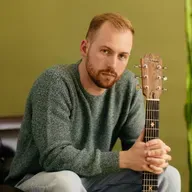 23.02.26 Lihtsalt alusta. Palgatöötajast täiskohaga koomikuks. "Ma ei kuulu kontorisse, olen tegelikult kloun"