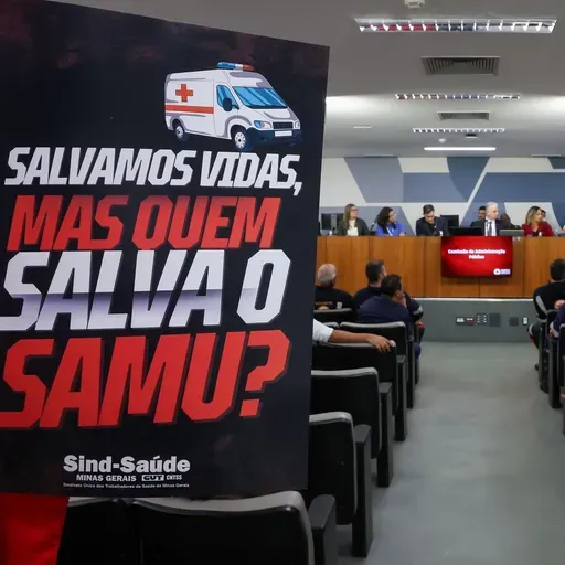 Servidores do SAMU cobram melhores salários e condições de trabalho