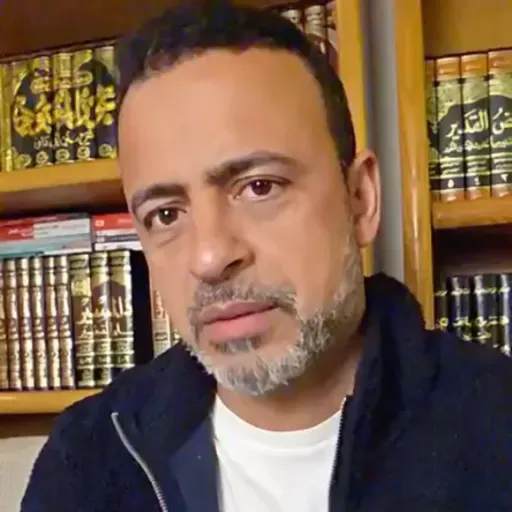 01- قدم في الأرض وقلب في السماء - خاطرة الفجر - مصطفى حسني