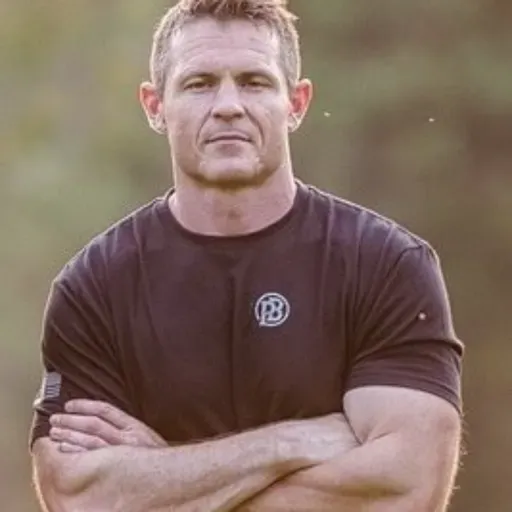 Sean Glass (Navy SEAL Leadership, Sleep and Performance, and Regenerative Farming) - Episode 1206