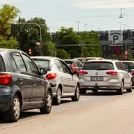 Derfor indhentes du konstant af den meget langsommere bil