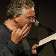 Antonio Orihuela, «El tiempo de las alambradas» (reposición)