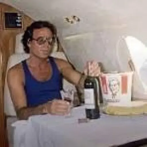 ¿Qué guardan los millonarios en sus bodegas privadas?