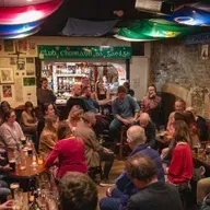 Amhranánaithe an chlub