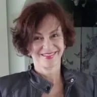 Season 2: Ep16 Meet AlinaZ’s inspiration — her mom, Elena Masarsky, a Russian powerhouse who has overcome political and personal adversity and lights the way for other women to do the same