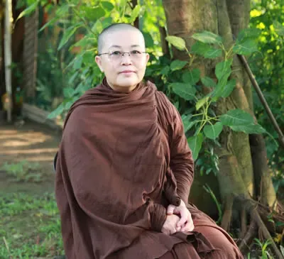 Friday Night Guided Meditation | Ajahn Hasapanna | 19 December 2025