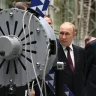 Putina 25 gadu valdīšanas laikā Krievijā nostiprinājies viņa personības kults