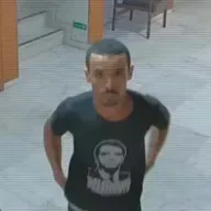 Homem que destruiu relógio de D. João VI no 8 de janeiro é solto sem tornozeleira eletrônica