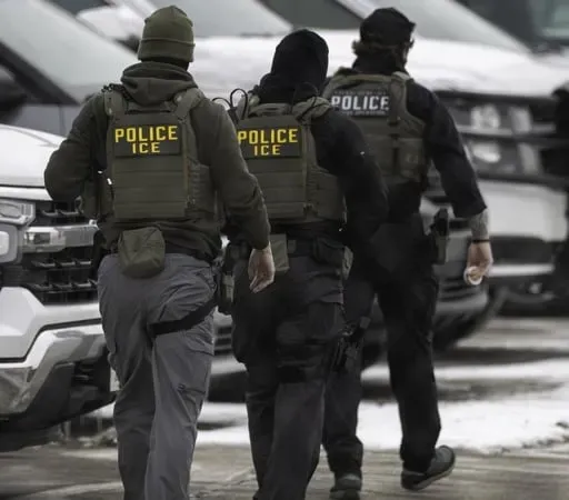 Tús Áite: Deireadh le chur le feachtas inimirce conspóideach ICE i Minnesota