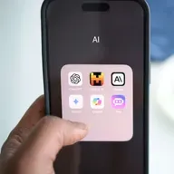 L’IA générative à l’école : alliée d’apprentissage ou tricherie 2.0 ? (Magazine)