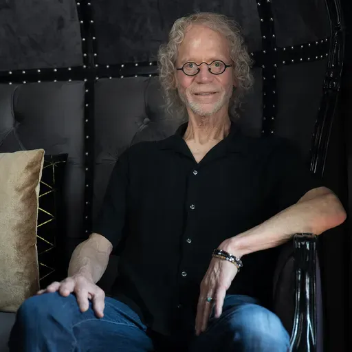 ποΈ"I'm Still Here": The History Of Resilience, Leadership & Life Lessons with Tom LeNoble | Real English Conversations for Global Professionals