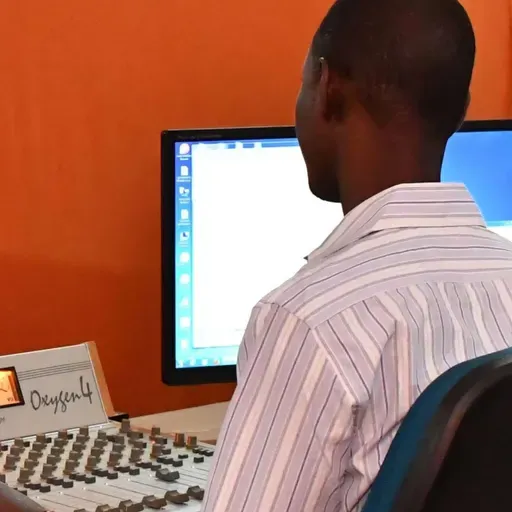 Le journal du 18 janvier 2016 - Début des programmes d’information quotidiens du Studio Kalangou au Niger