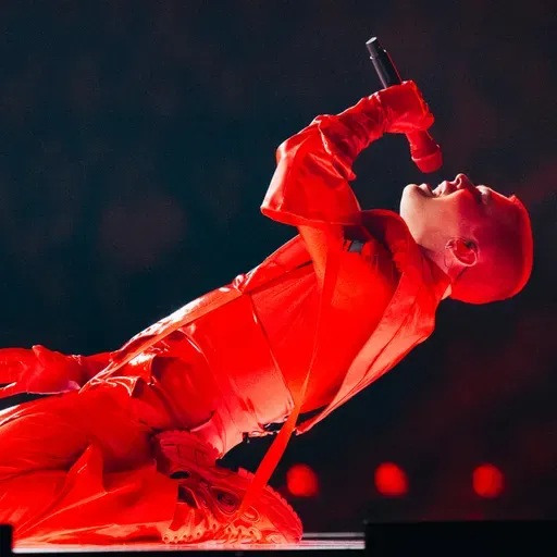 ESC Update täglich: Er sieht rot - Mitfavorit Belgien scheitert im Semi