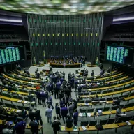 Após veto de Lula a aumento de deputados, Câmara aprova R$ 30 bi em crédito para o agro