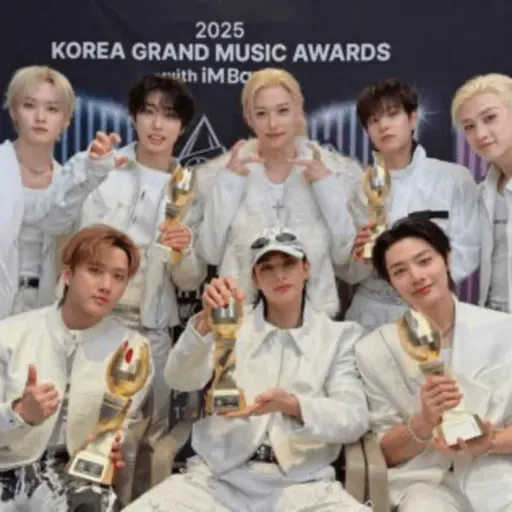 Stray Kids’ Bang Chan “Stands Up For” 5th Gen Groups At The “2025 Korea Grand Music Awards”