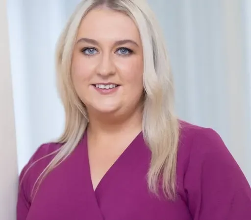 Príomhscéalta an Iarthair.