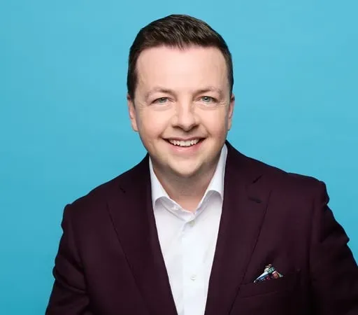 Trump's ballroom in Doonbeg, & Ireland’s welcoming passport officers - Oliver's Take