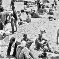 S8 Ep299: CYCLONE KOJI STRIKES QUEENSLAND AS BUSHFIRES RAGE ELSEWHERE Colleague Jeremy Zakis. Jeremy Zakis reports that Cyclone Koji, described as a "monster" system with winds reaching 90 to 100 miles per hour, struck the Queensland coast near Townsville. Fortunat