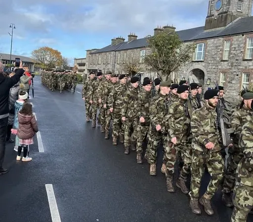 Coirnéal Seán Ó Fátharta, An Ard Mionoifigeach Seosamh Ó Coisdealbha agus leifteanant Conor McGuire agus Clodagh McConnell.