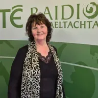 Sarah Ghriallais, as Muiceanach idir Dhá Sháile