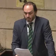 Carlos Bolsonaro renuncia de cargo de vereador do Rio para concorrer ao Senado em SC: 'Não é uma fuga'