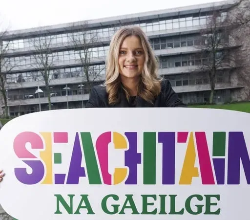 Róisín Seoighe, as Ros an Mhíl