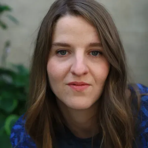 Bücher von Bedeutung: Helene Hegemann spricht in „Longreads“ mit Menschen über ihre Lektüre-Biographien