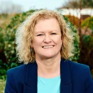 Adhmhaidin: Dé hAoine 10 Aibreán 2026.