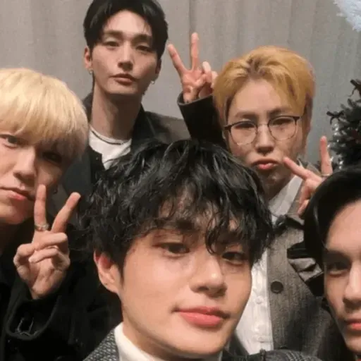 Wanna One Are Back Together Again, Starting With an Mnet Variety Project