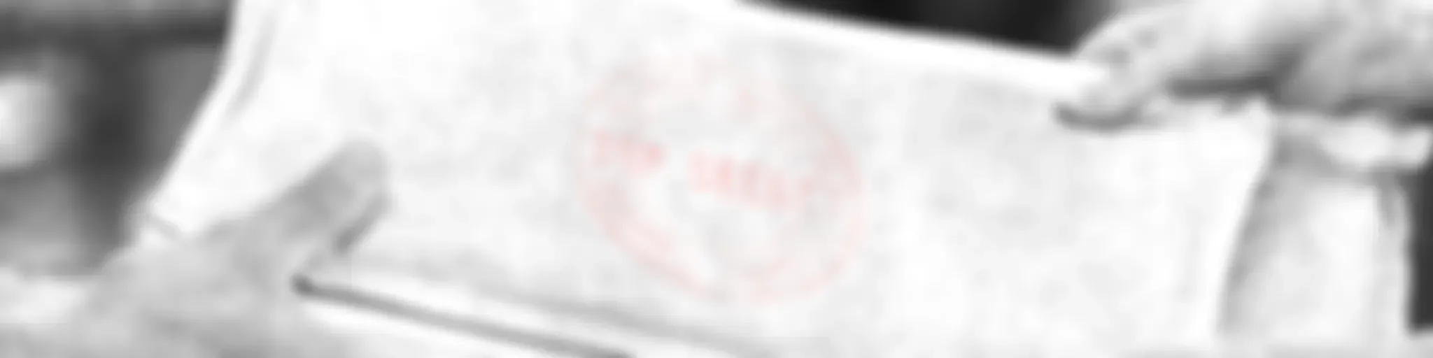 Kirjeitä tiskin alta