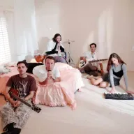 180 grados - Niña Polaca, Kneecap, Amatria  y Courtney Barnett - 25/02/26