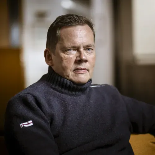 Akademia: "Vóru amerikumenn á mánanum?"