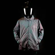 El dilema de usar prendas especiales para escapar de los básicos