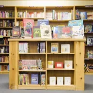 Labhrás Ó Finneadha, Scríbhneoir.