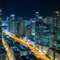 毕淑敏：钱成了当今社会的极点